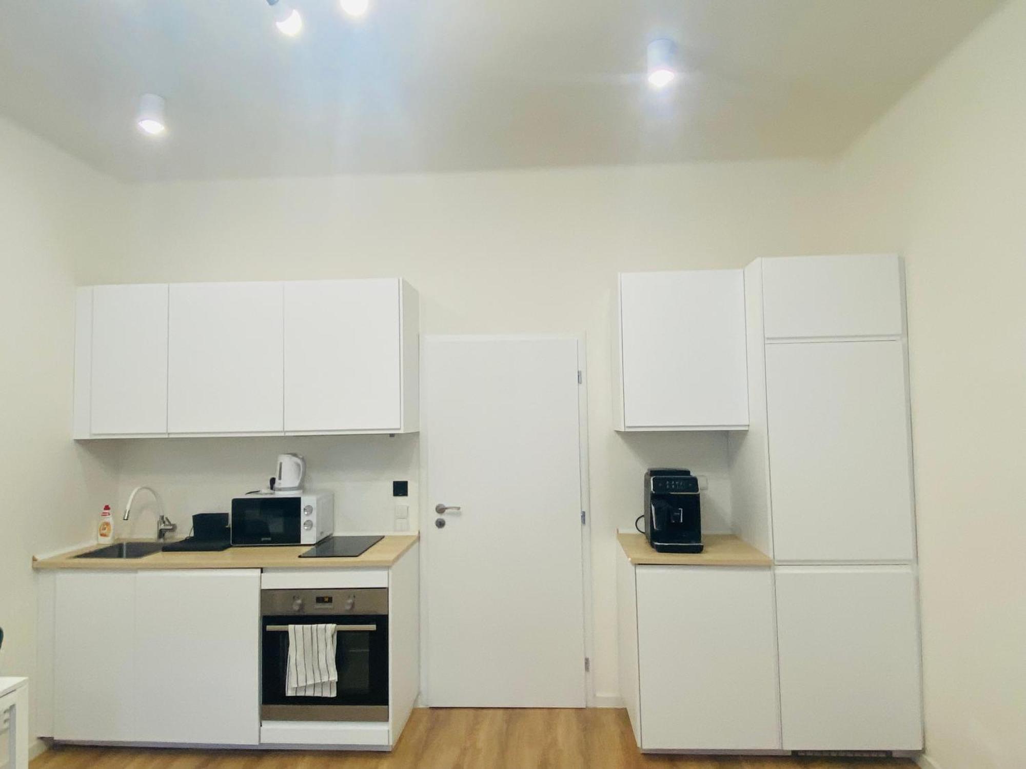 Private Close To Red Subway Pankrac Apartamento
